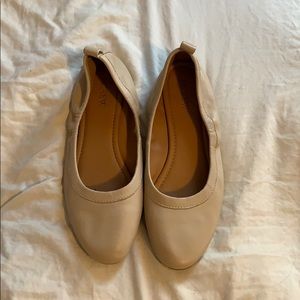 Nude Flats